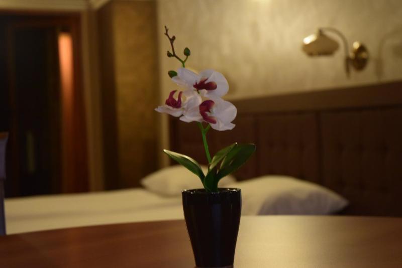 Hotel Elit Pernik Buitenkant foto