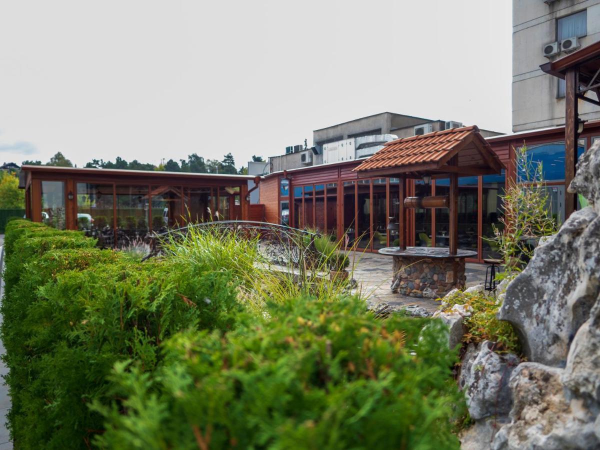 Hotel Elit Pernik Buitenkant foto