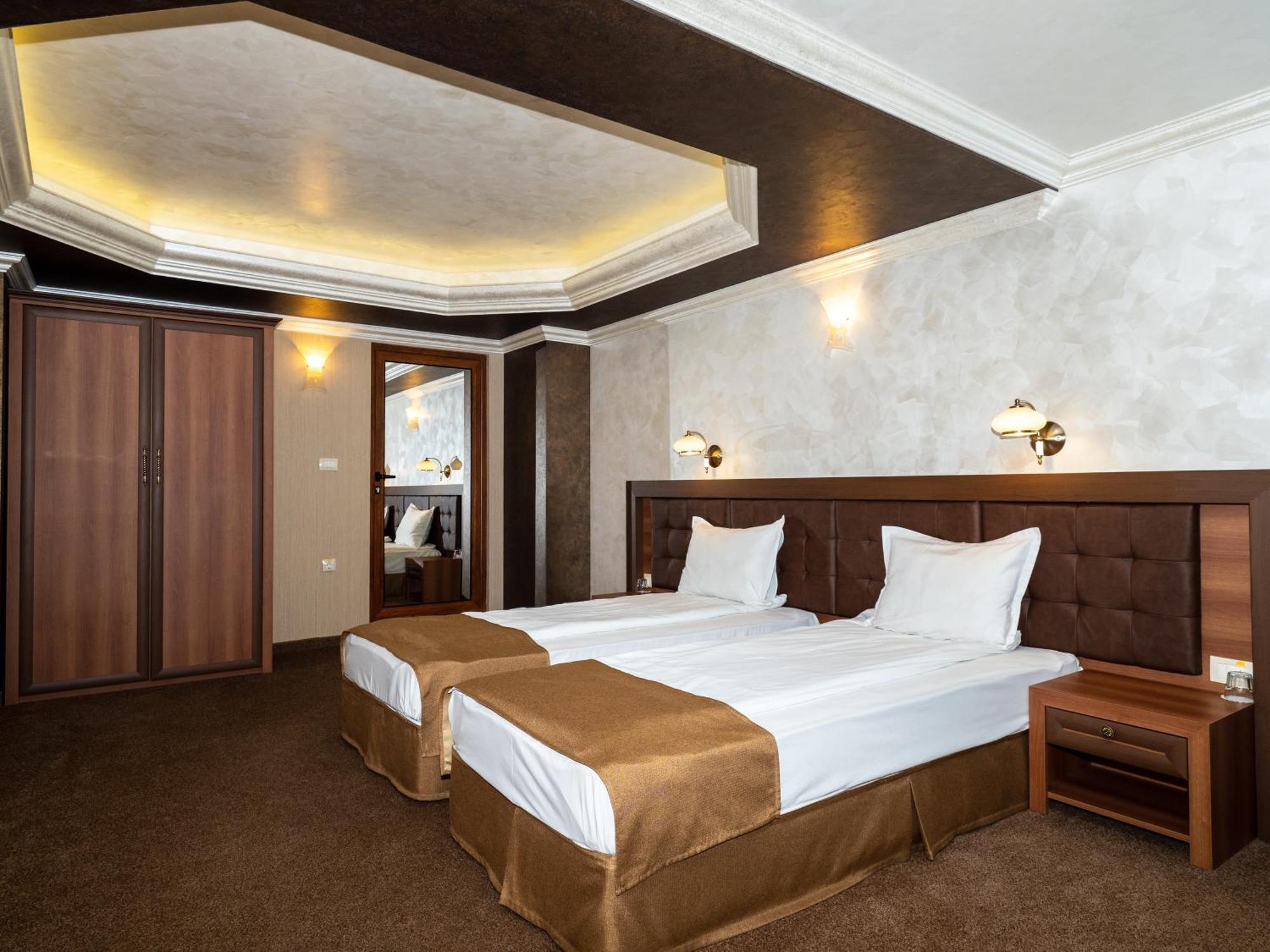 Hotel Elit Pernik Buitenkant foto
