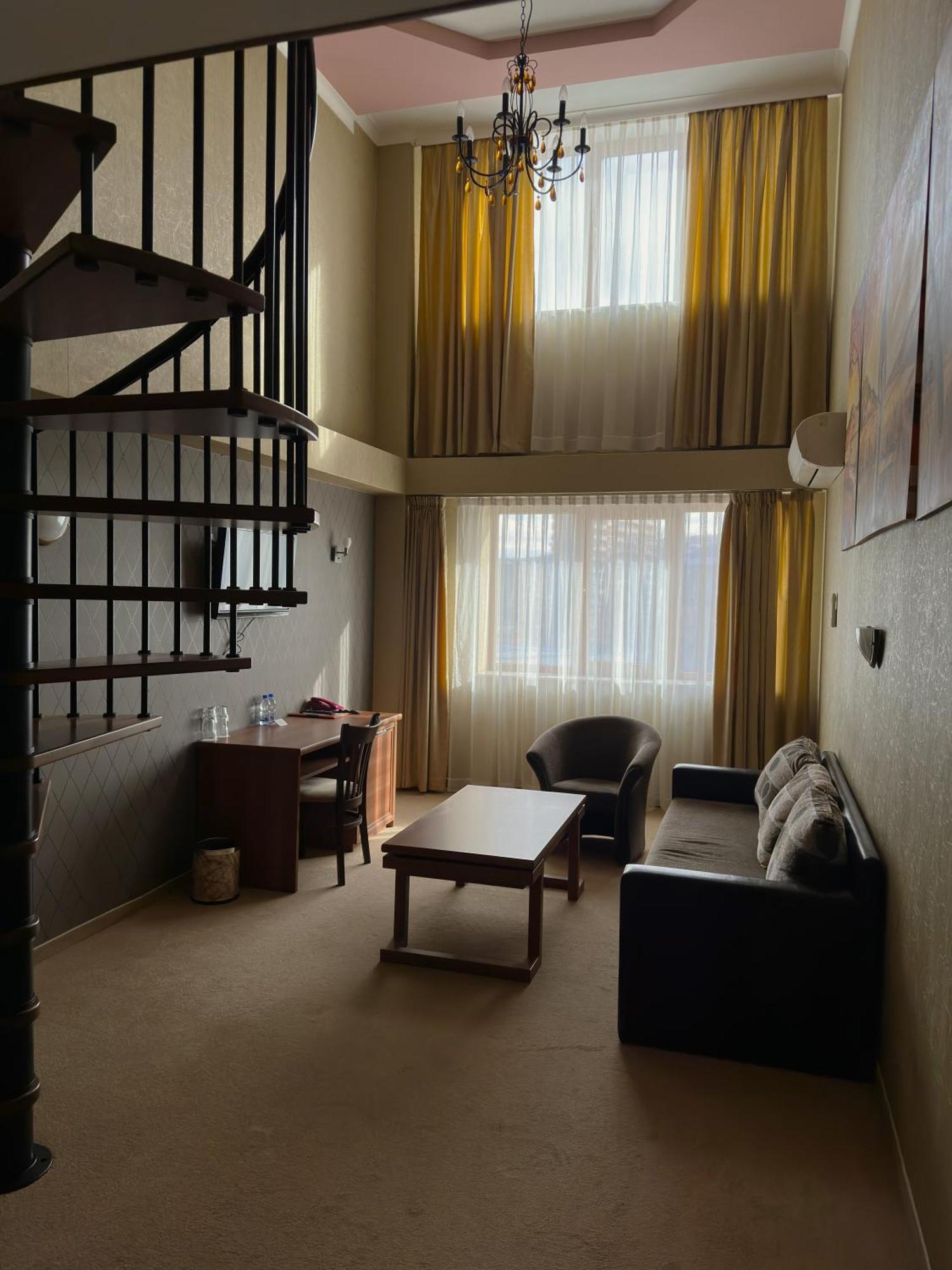 Hotel Elit Pernik Buitenkant foto