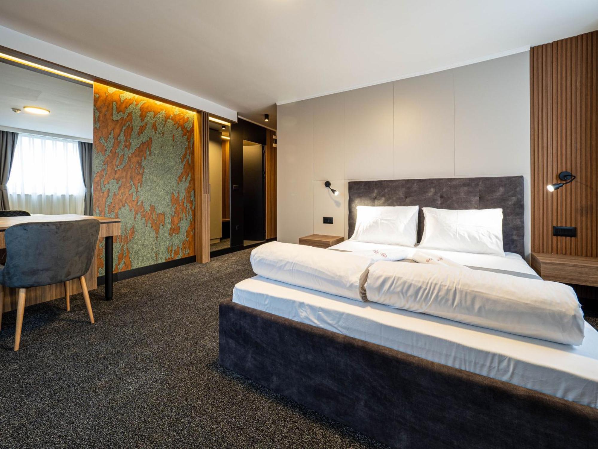 Hotel Elit Pernik Buitenkant foto