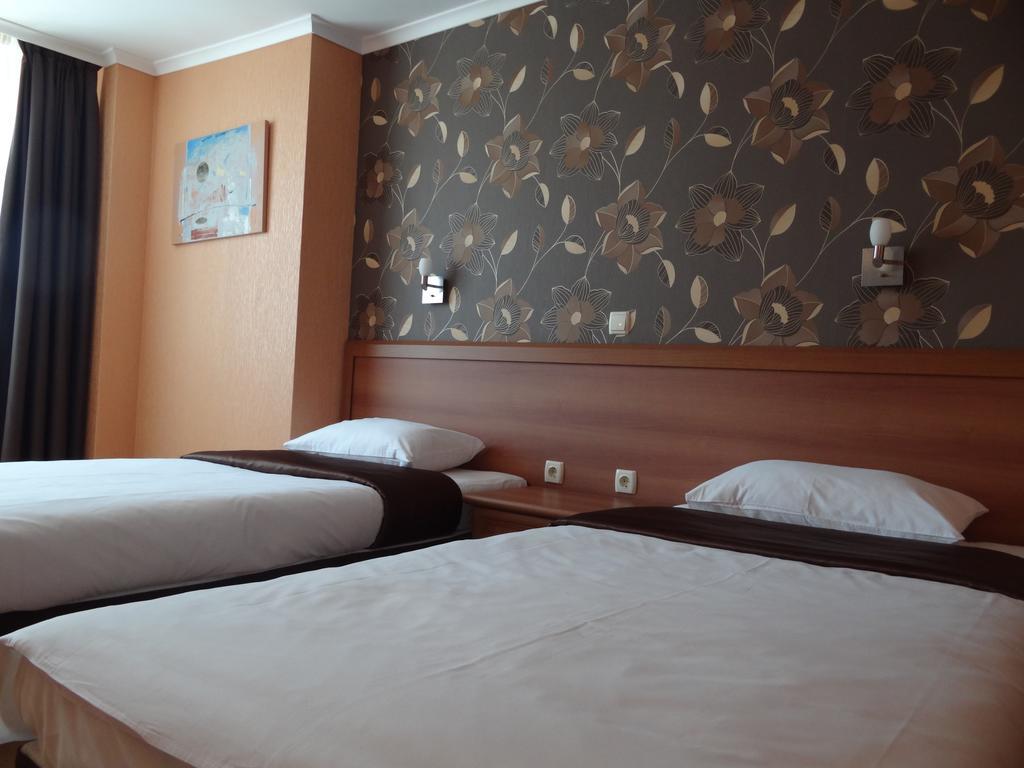 Hotel Elit Pernik Buitenkant foto