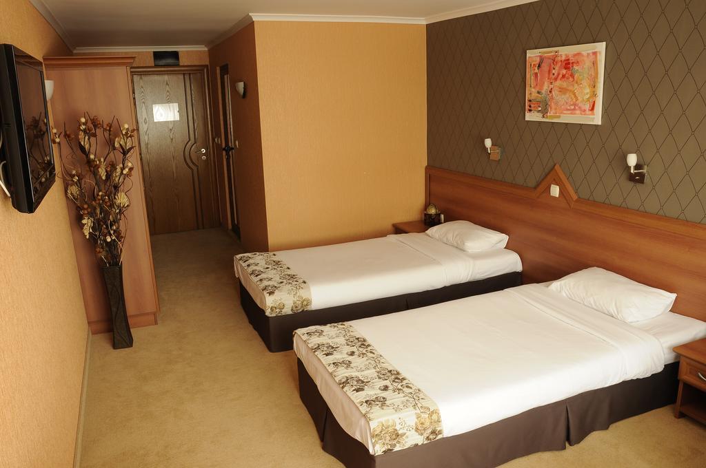 Hotel Elit Pernik Buitenkant foto