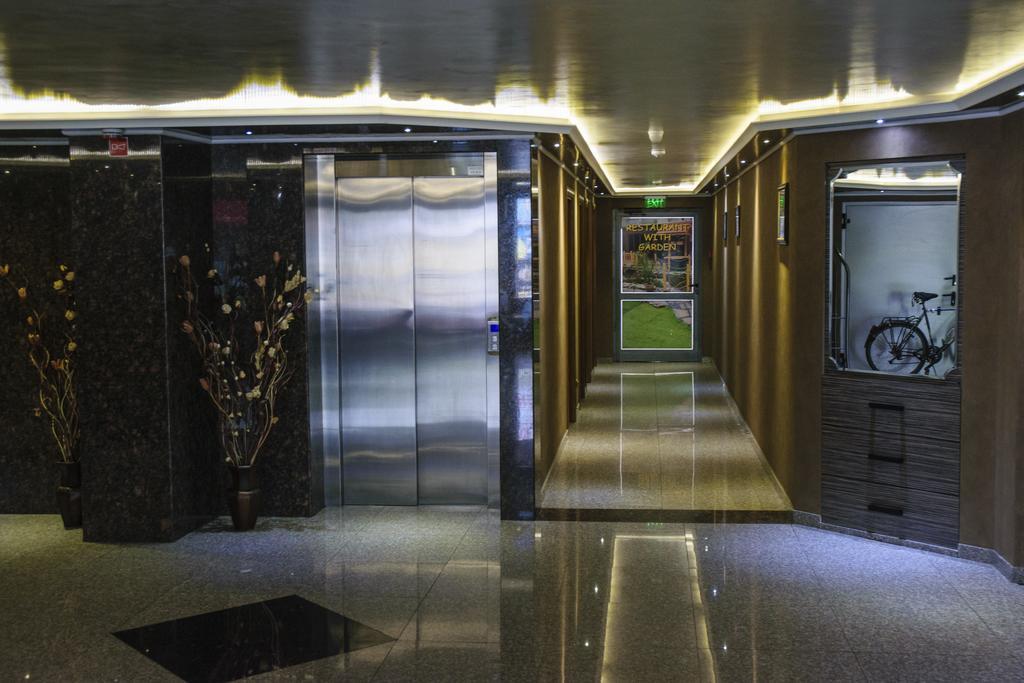 Hotel Elit Pernik Buitenkant foto