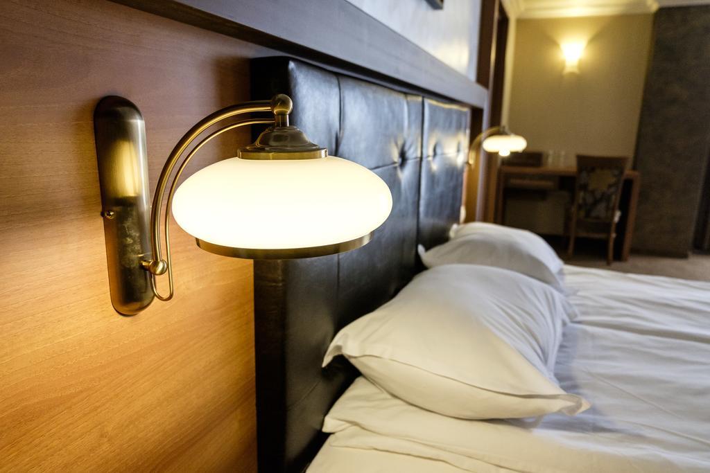 Hotel Elit Pernik Buitenkant foto
