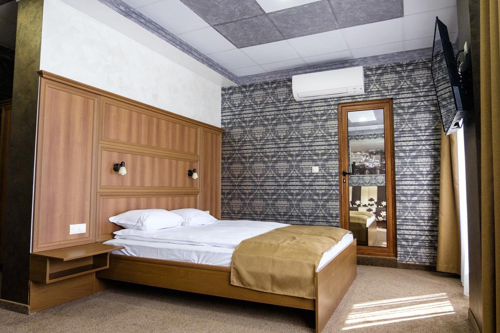 Hotel Elit Pernik Buitenkant foto