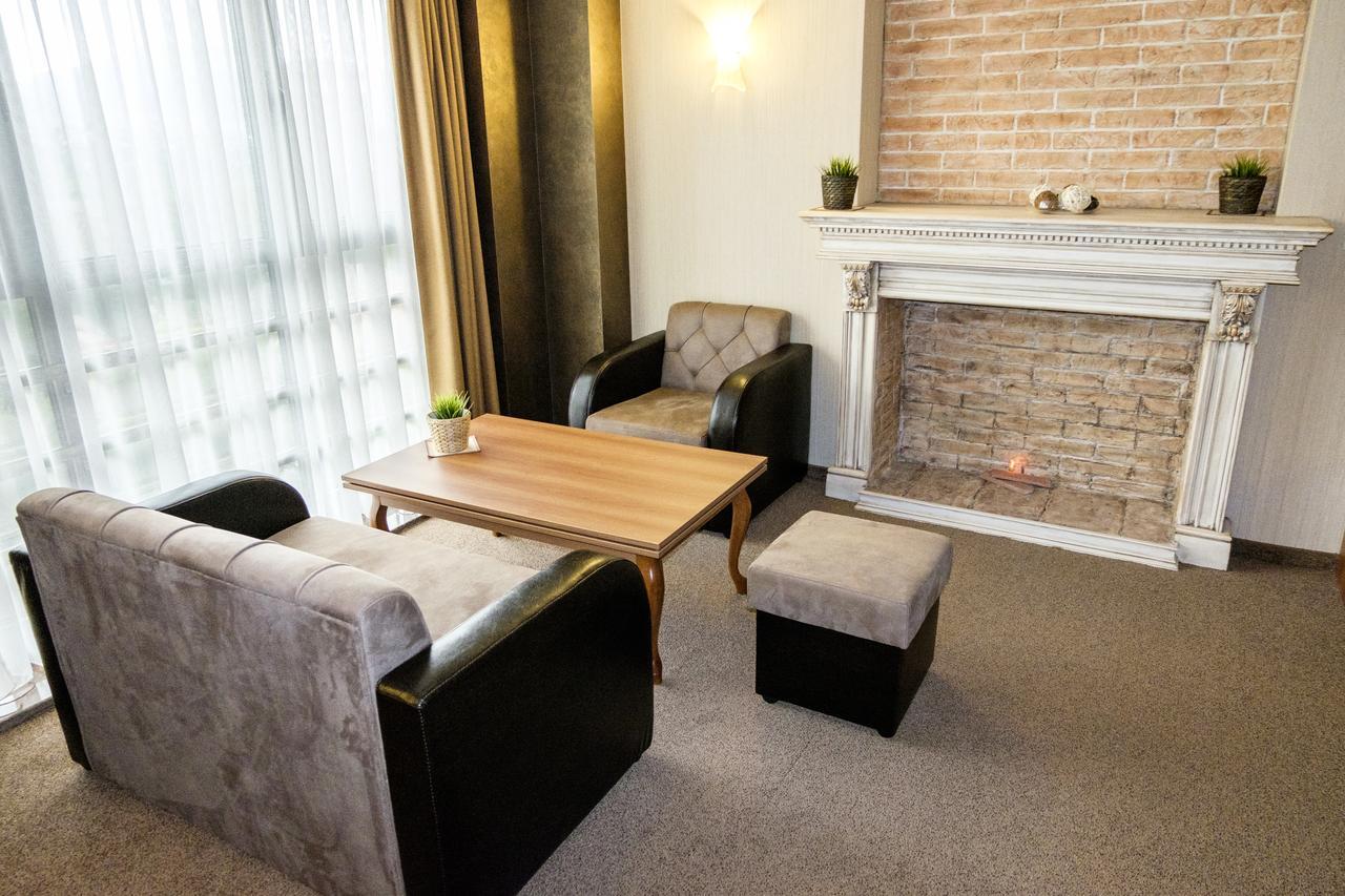 Hotel Elit Pernik Buitenkant foto
